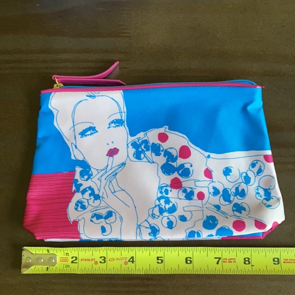 4 Makeup Bags - Picture 2 of 6
